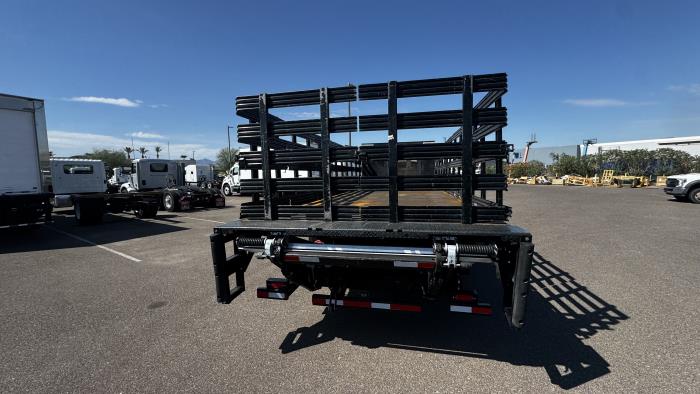 2019 Peterbilt 330-5