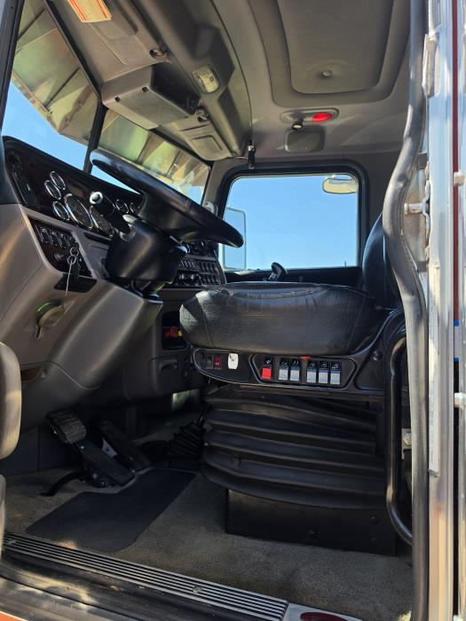 2016 Peterbilt 389-11