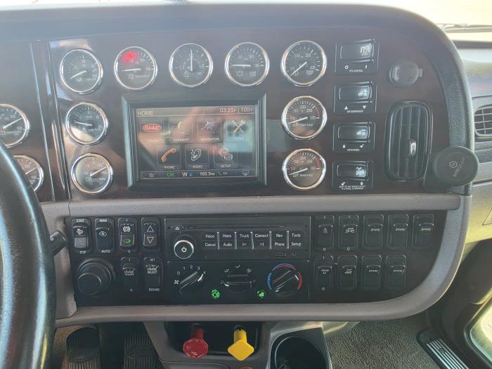 2016 Peterbilt 389-13