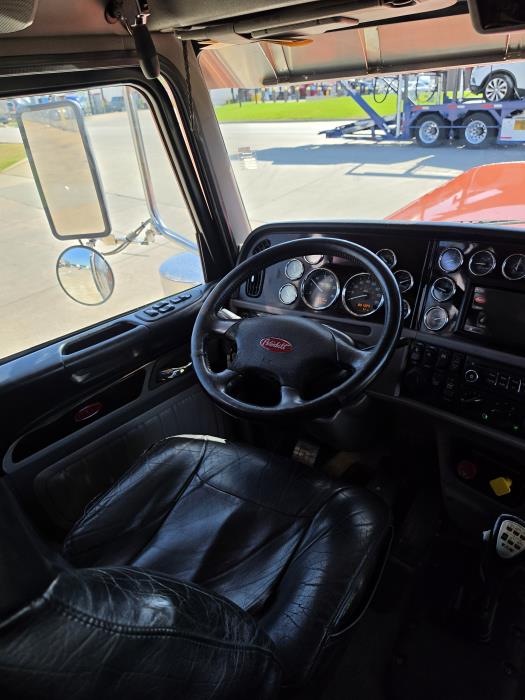 2016 Peterbilt 389-15