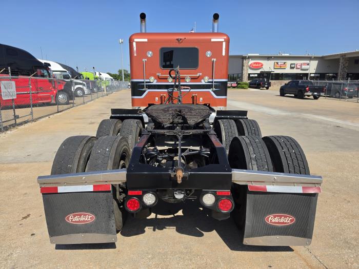 2016 Peterbilt 389-3