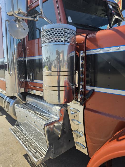 2016 Peterbilt 389-25