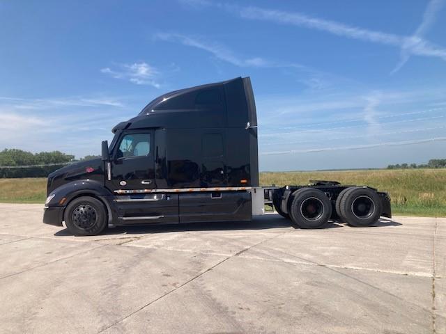 2023 Peterbilt 579-1