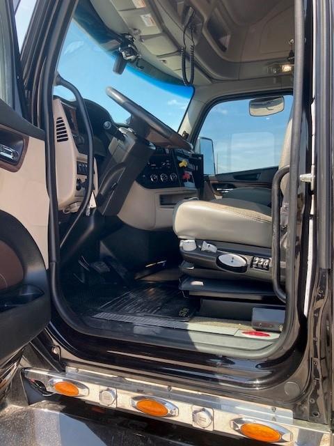 2023 Peterbilt 579-9