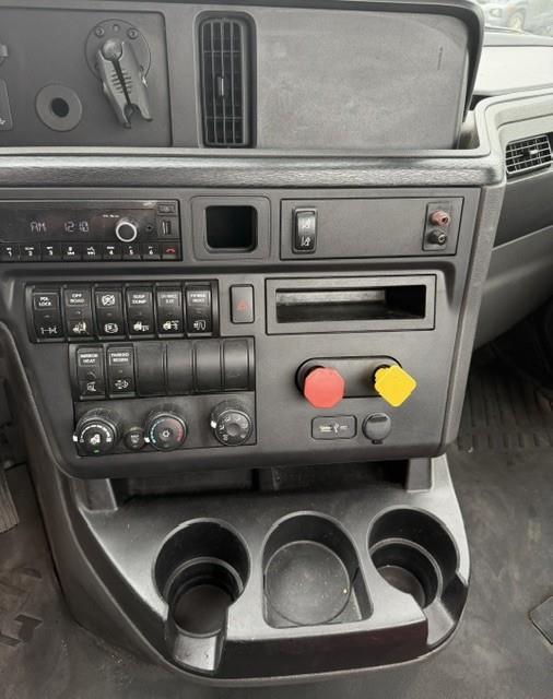 2021 International LT625-6