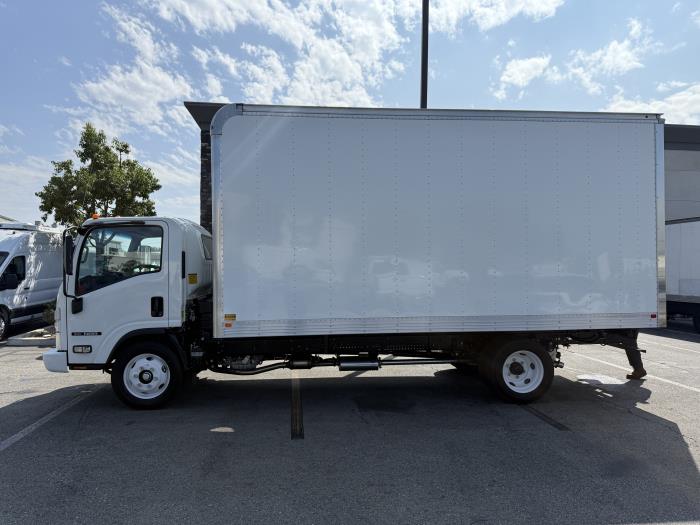 2025 Isuzu NRR-2