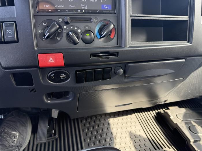 2025 Isuzu NRR-18
