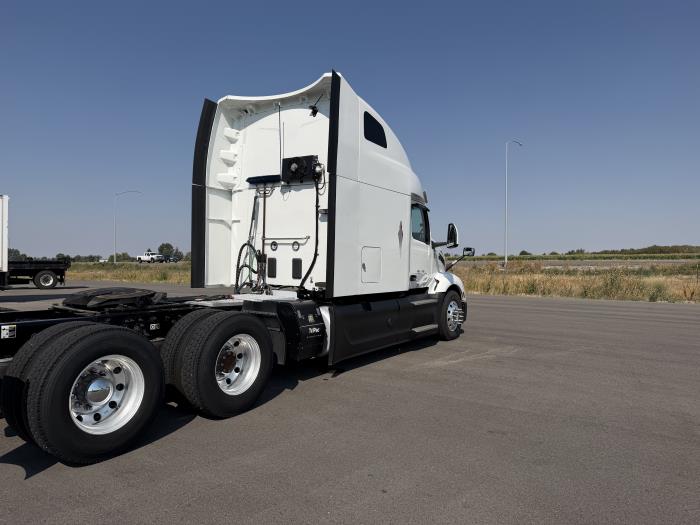 2023 Peterbilt 579-2