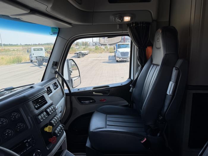 2023 Peterbilt 579-11
