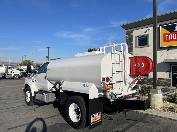 2027 Ford F-750-3