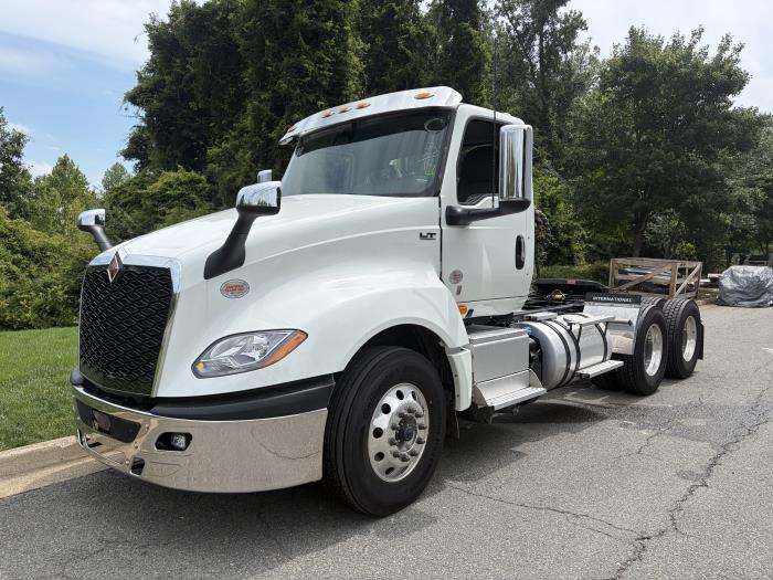 2027 International LT625-0