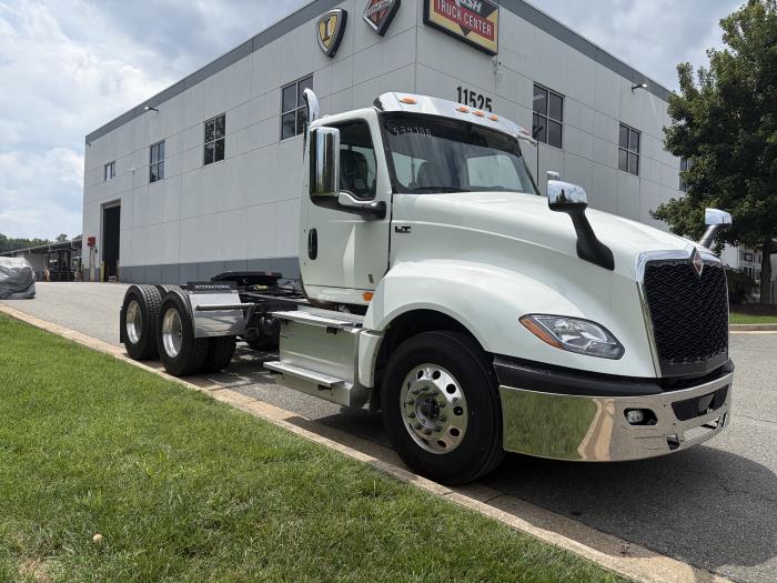 2027 International LT625-2