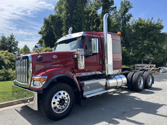 2027 International HX520-3