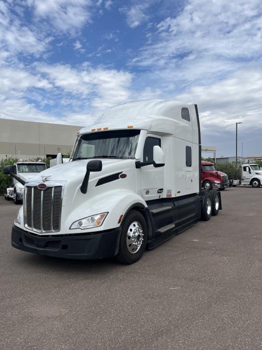 2022 Peterbilt 579-0
