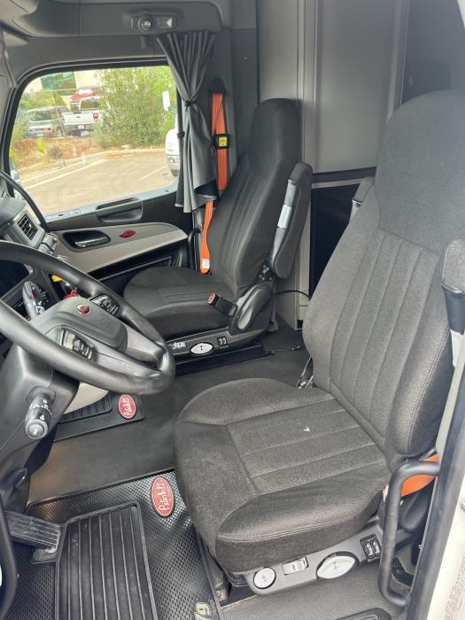 2022 Peterbilt 579-4
