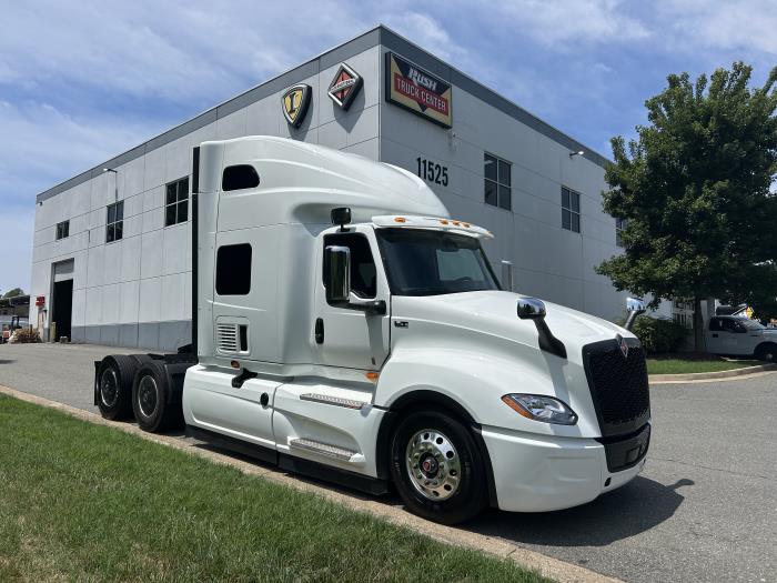 2027 International LT625-1