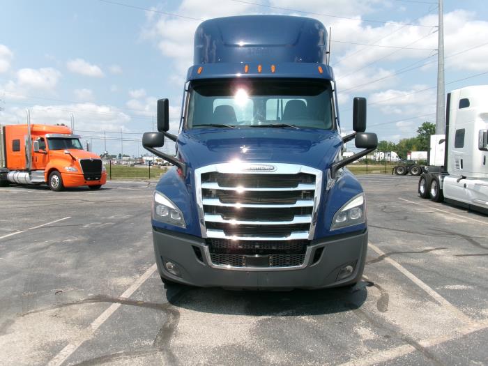 2022 Freightliner Cascadia-1