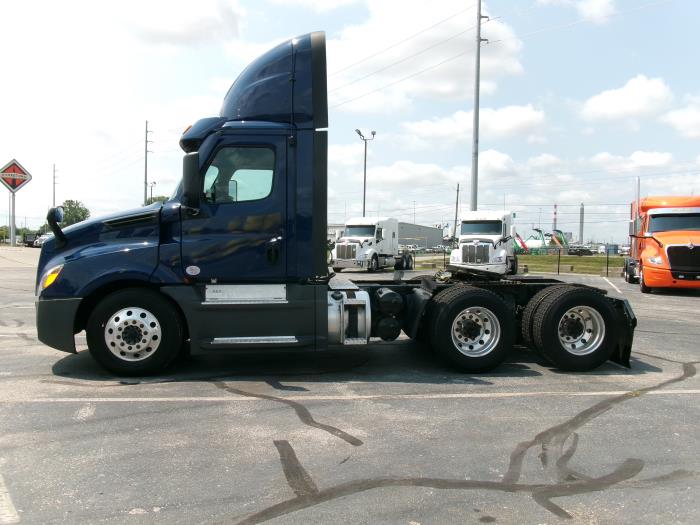2022 Freightliner Cascadia-4