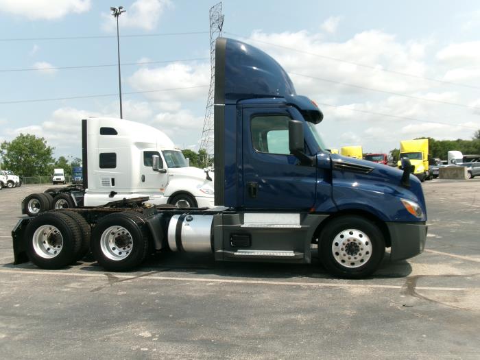 2022 Freightliner Cascadia-5