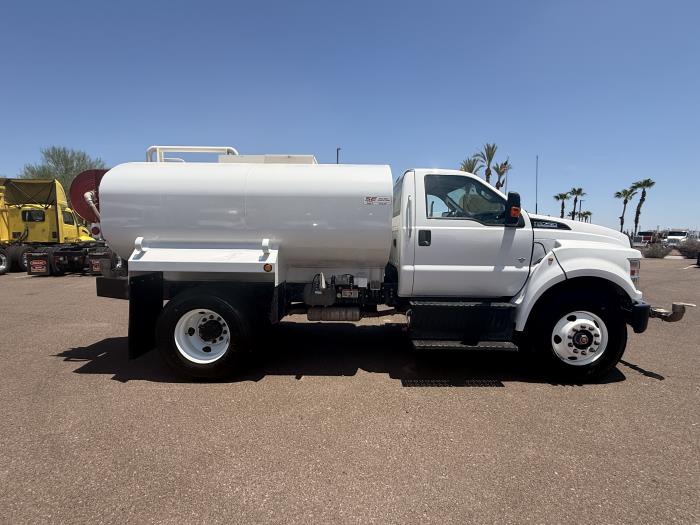 2025 Ford F-750-6