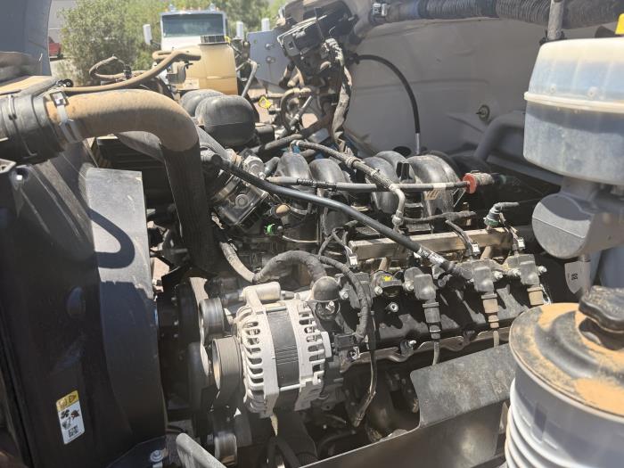 2025 Ford F-750-8