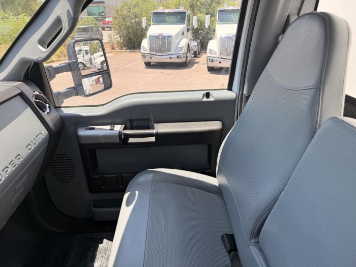 2025 Ford F-750-13