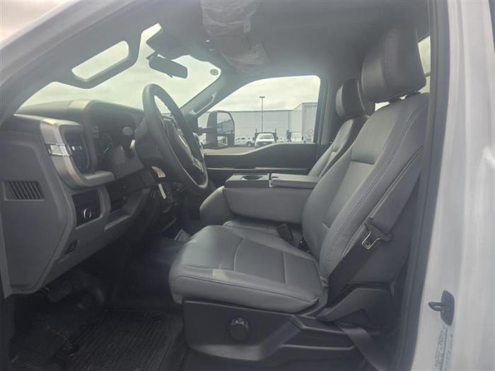 2026 Ford F-550-9