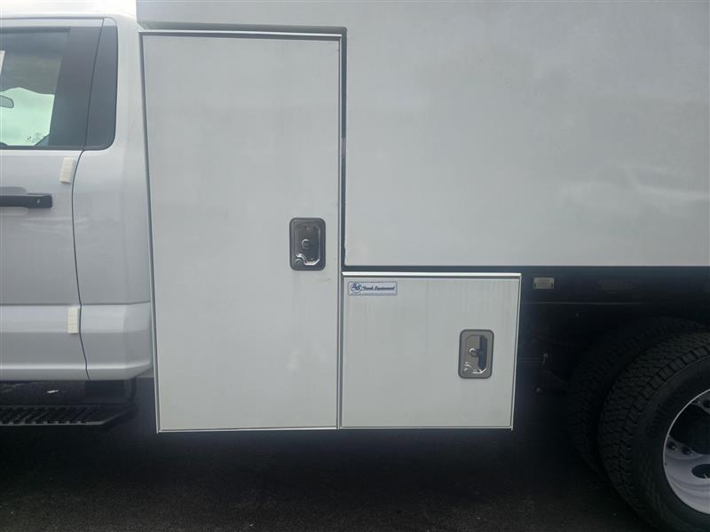 New 2026 Ford F-550 Regular Cab Chipper Truck for sale #2059217 - photo 8