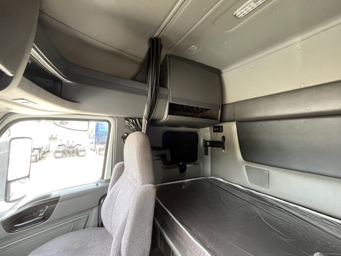 2023 International LT625-16