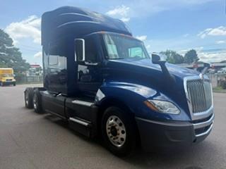 2022 International LT625-6