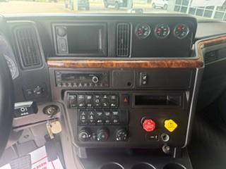 2022 International LT625-19