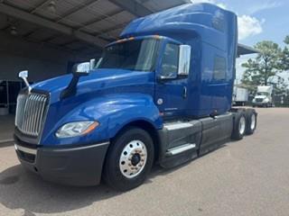 2022 International LT625-0