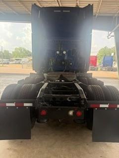 2022 International LT625-12