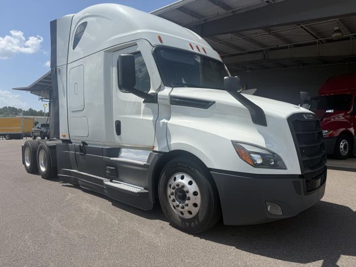 2022 Freightliner Cascadia-1