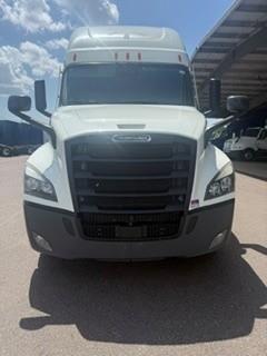 2022 Freightliner Cascadia-2