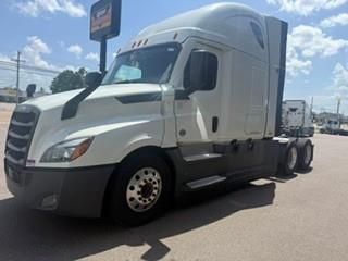 2022 Freightliner Cascadia-0