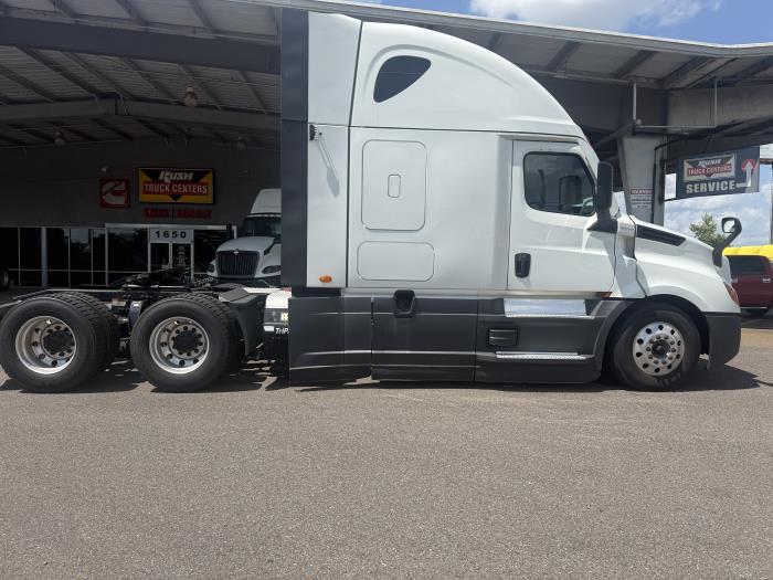2022 Freightliner Cascadia-28