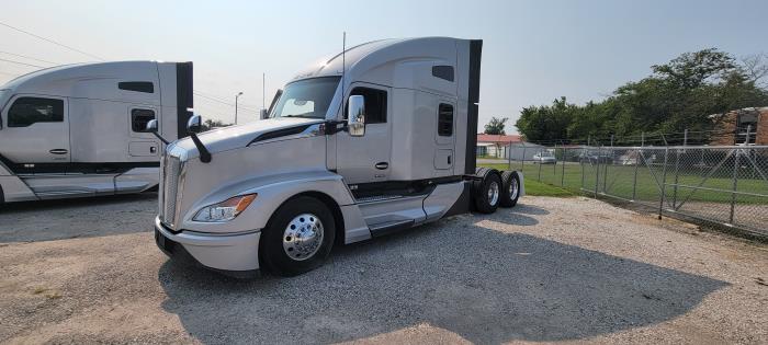 2023 Kenworth T680-0