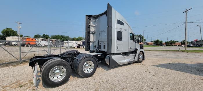 2023 Kenworth T680-4