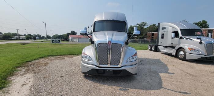 2023 Kenworth T680-2