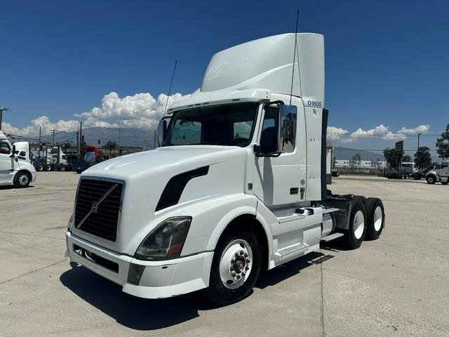 2015 Volvo VNL300-0