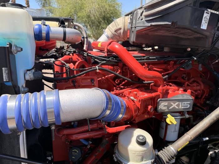 2022 Peterbilt 567-8