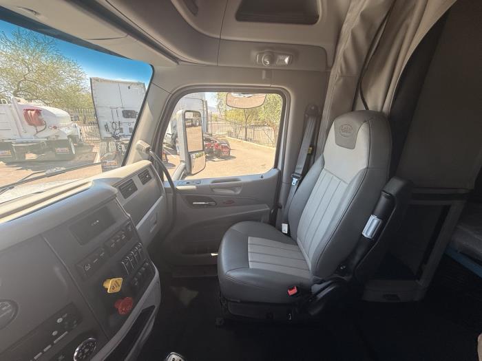 2022 Peterbilt 567-12