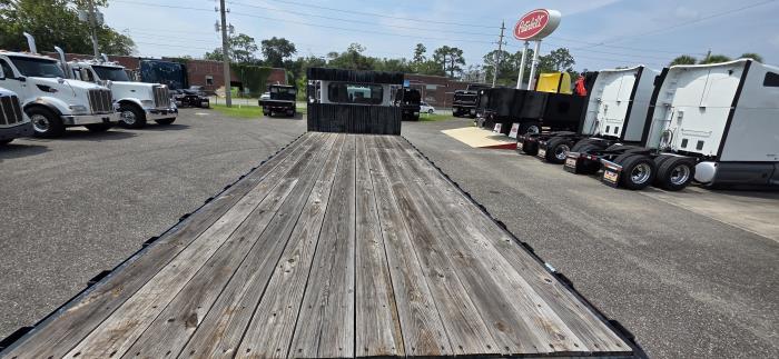 2020 Peterbilt 337-4