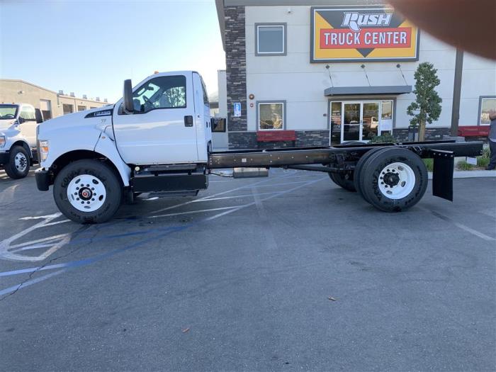2027 Ford F-750-1
