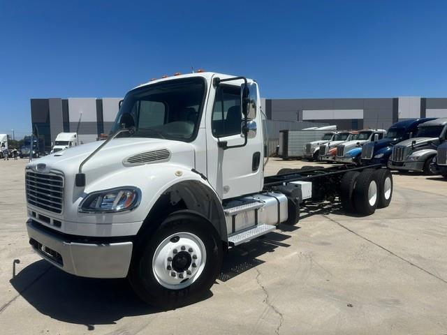 2018 Freightliner Business Class M2 106-0