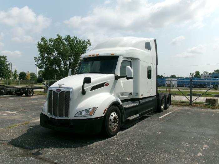 2022 Peterbilt 579-0