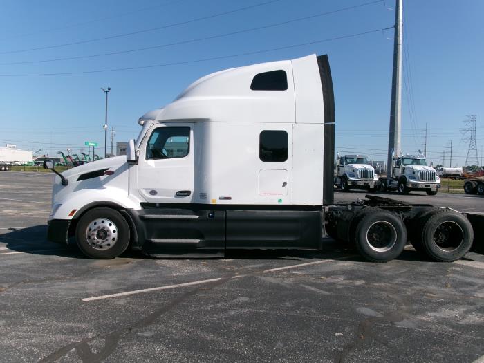 2022 Peterbilt 579-3