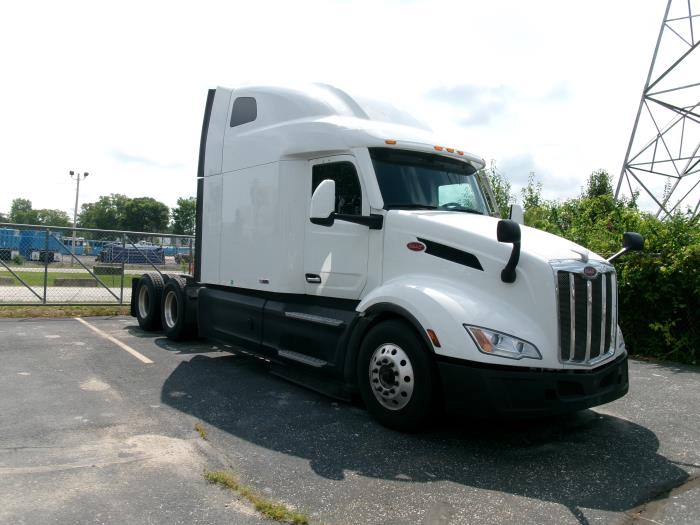 2022 Peterbilt 579-4