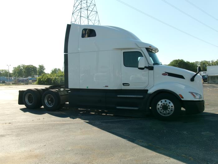2022 Peterbilt 579-5